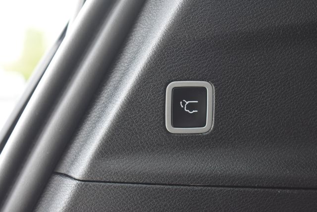 Used 2025 Chrysler Pacifica Van