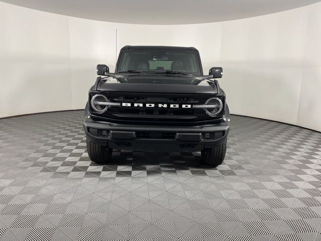 2022 Ford Bronco Outer Banks 3