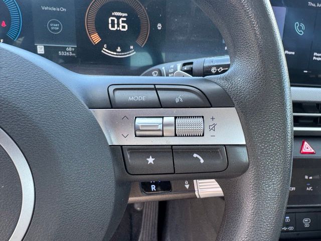 Used 2025 White Hyundai SEL image 19