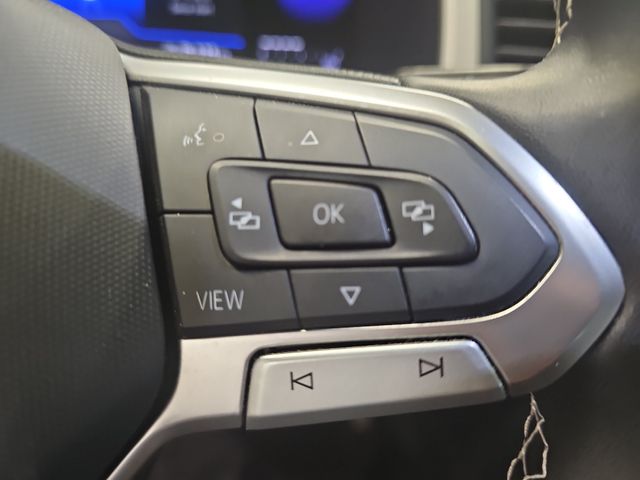 Used 2023 Black Volkswagen 2.0T SE image 18