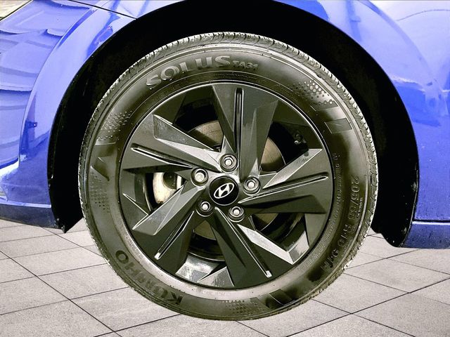 2023 Hyundai Elantra SEL - 7