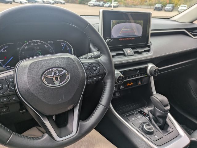 2023 Toyota RAV4 Hybrid XLE 32