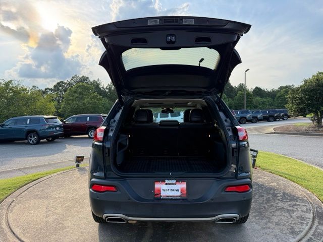 Used 2018 Jeep Cherokee SUV