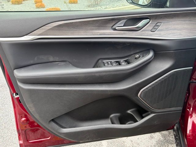 new 2025 Jeep Grand Cherokee L car, priced at $47,625