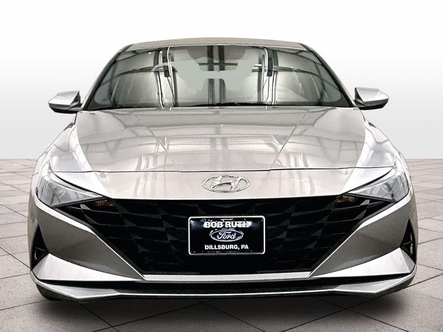 2023 Hyundai Elantra SEL Silver at Bob Ruth Ford