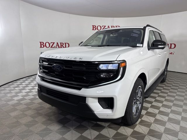 2025 Star White Metallic Tri-Coat Ford Expedition Max 4X4 SUV