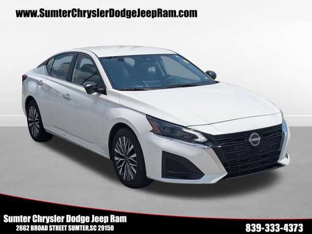 Glacier White 2025 Nissan Altima Sedan Front-Wheel Drive Continuously Variable Transmission