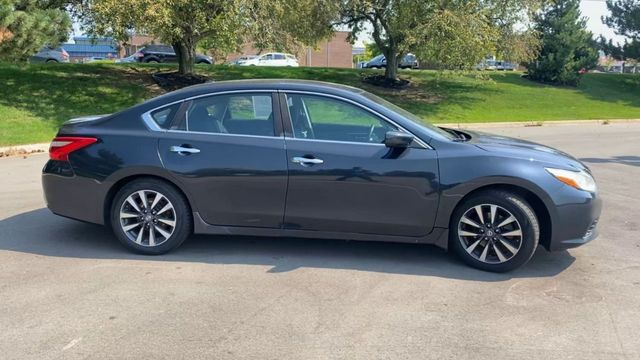 2016 Nissan Altima 2.5 SR 9