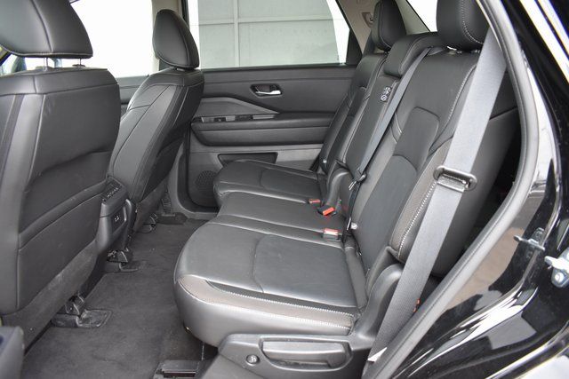 Used 2025 Nissan Pathfinder SUV