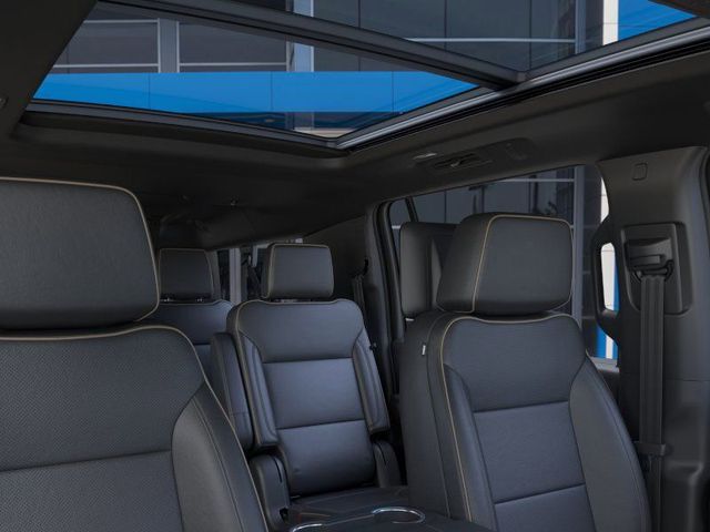 2025 Chevrolet Suburban Premier photo