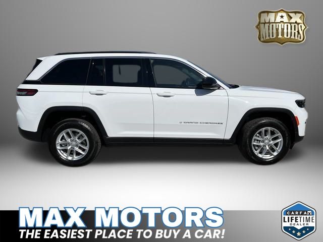 2024 Jeep Grand Cherokee Laredo 12