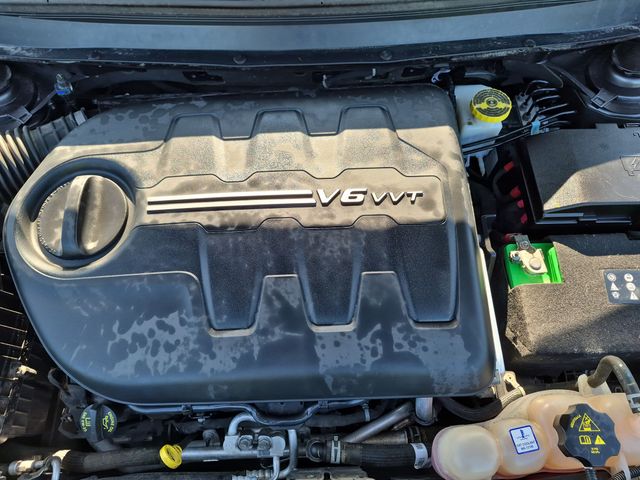 2019 Jeep Cherokee - Image 32