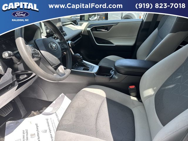 Used 2023 White Toyota XLE image 19