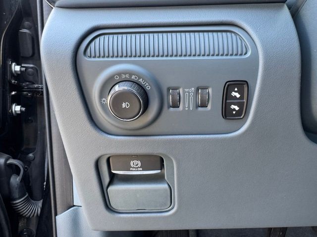 Used 2022 Black Jeep Series III image 25