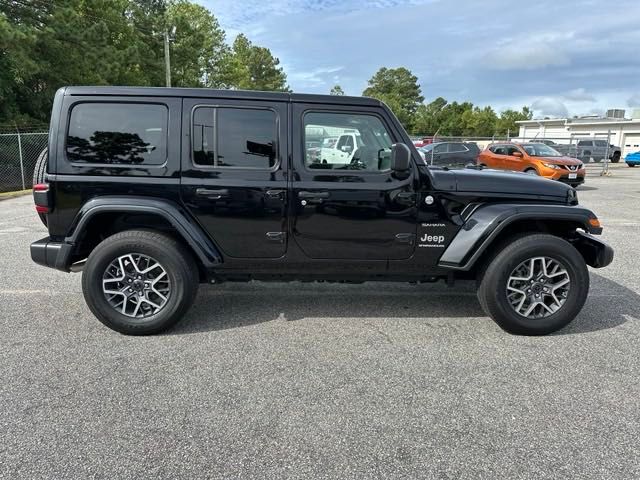 2024 Jeep Wrangler Sahara 6