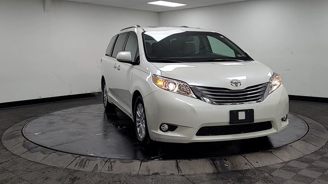 2015 – Toyota – Sienna