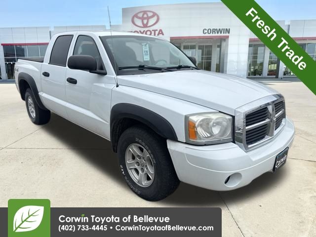 Bright White Clearcoat 2007 Dodge Dakota SLT Quad Cab 4WD Pickup Truck Four-Wheel Drive 5-Speed Automatic