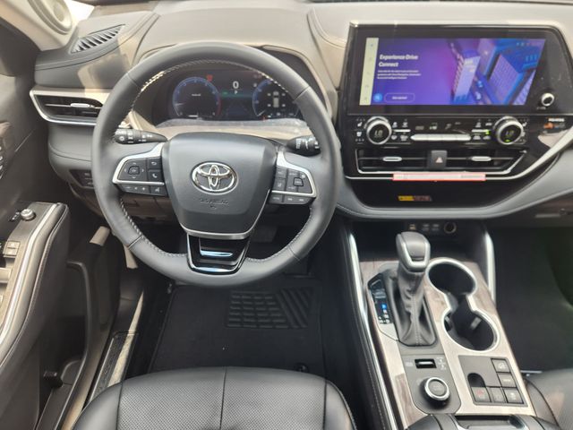 2025 Toyota Highlander Limited Silver at Gullo Toyota