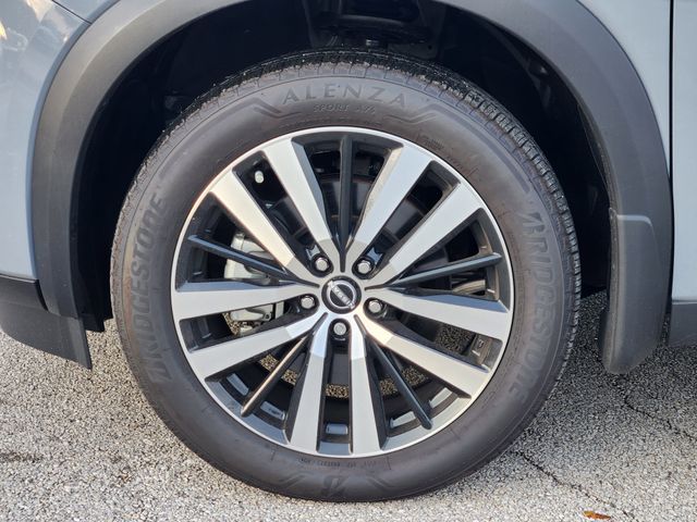 2025 Nissan Pathfinder Platinum photo 5