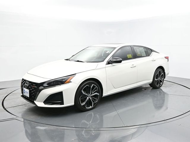 Pearl White Tricoat 2024 Nissan Altima 2.5 SR AWD Sedan All-Wheel Drive Continuously Variable Transmission