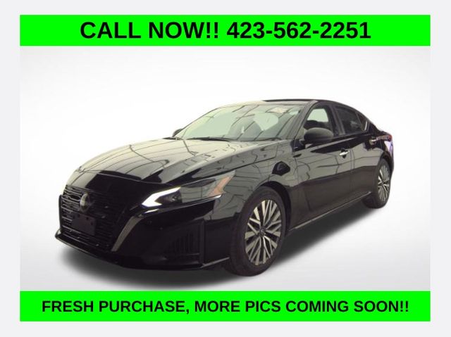 Super Black Clearcoat 2024 Nissan Altima 2.5 SV FWD Sedan Front-Wheel Drive Continuously Variable Transmission