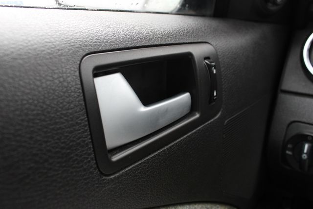 Used 2008 Silver Ford V6 Deluxe image 6