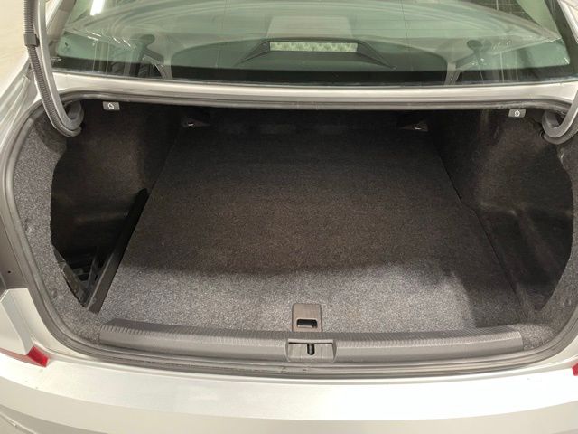 2017 Volkswagen Passat 1.8T SE photo