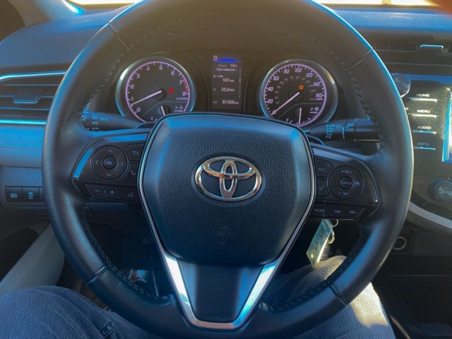 2018 Toyota Camry SE 21