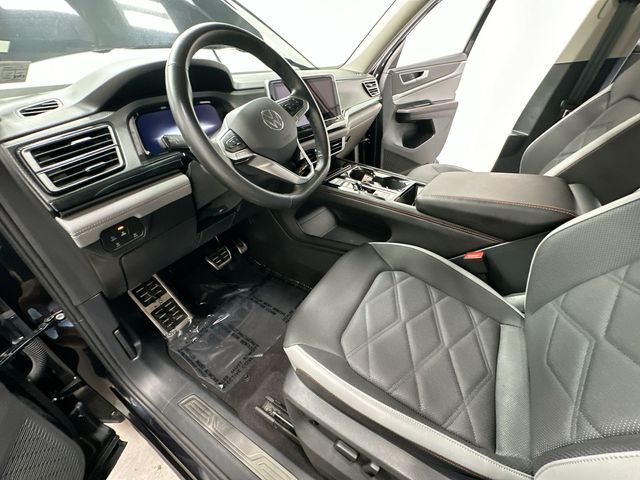 2024 Volkswagen Atlas 2.0T Peak Edition SE w/Technology Black at Subaru and VW of Moon Township