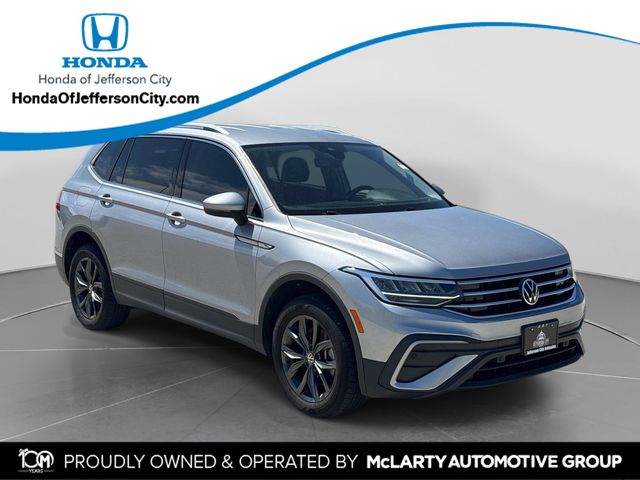 Platinum Gray Metallic 2022 Volkswagen Tiguan SE 4Motion SUV / Crossover All-Wheel Drive 8-Speed Automatic
