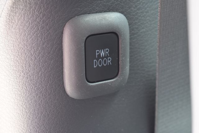 2024 Toyota Sienna XLE - Photo 14