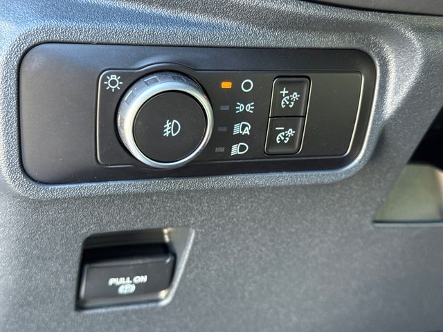 New 2025 White Ford Outer Banks image 24