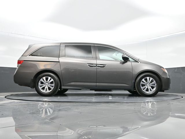 2016 Honda Odyssey SE 38