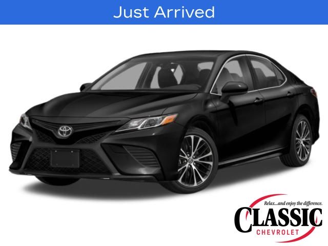 Gray 2019 Toyota Camry SE FWD Sedan Front-Wheel Drive 8-Speed Automatic