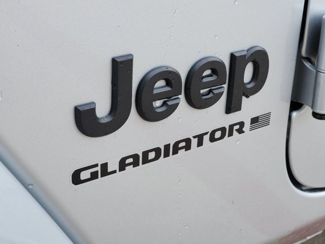 2024 Jeep Gladiator Sport 8