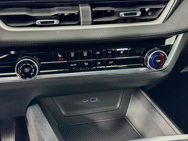 2025 Chevrolet Equinox LT - Photo 17