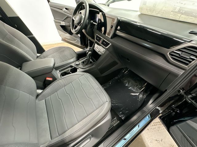2026 Volkswagen Taos 1.5T SE Black Black at Subaru and VW of Moon Township