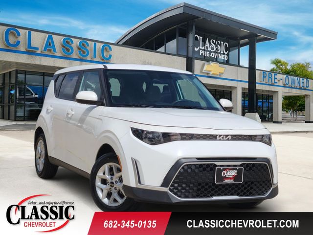 Snow White Pearl 2024 Kia Soul SUV / Crossover Front-Wheel Drive Continuously Variable Transmission