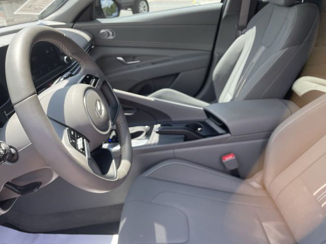 Used 2025 Hyundai Elantra Sedan