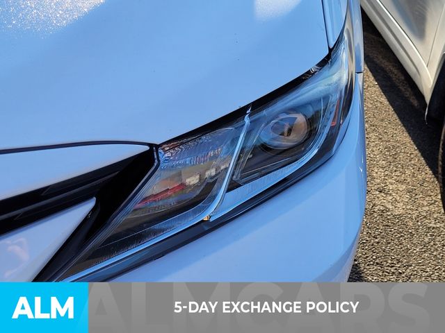 2022 Toyota Camry LE photo 3
