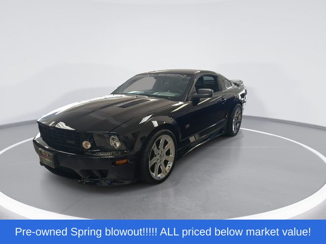 Used 2005 Black Ford GT Premium image 6