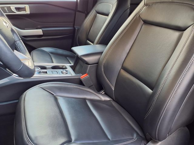 2023 Ford Explorer - Image 3
