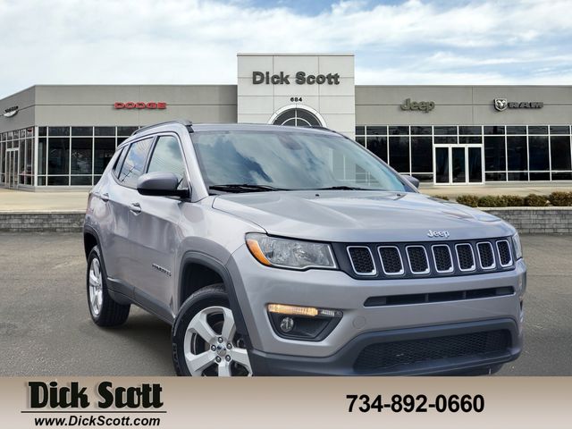 Billet Silver Metallic Clearcoat 2018 Jeep Compass Latitude 4WD SUV / Crossover Four-Wheel Drive 9-Speed Automatic