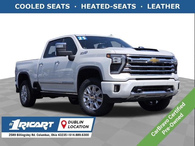 White (Iridescent Pearl Tricoat) 2025 Chevrolet Silverado 2500HD Pickup Truck Four-Wheel Drive Automatic