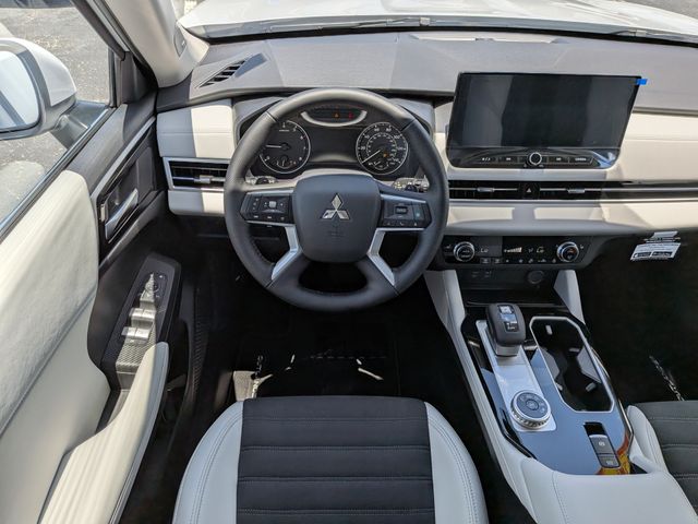 2026 White Diamond Mitsubishi Outlander SE FWD SUV