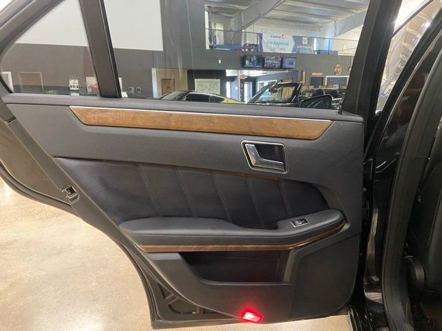 2011 Mercedes-Benz E 350 thumbnail 30