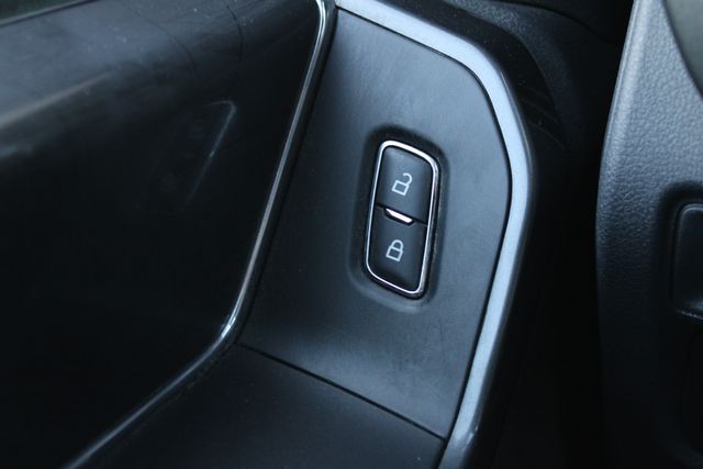 Used 2022 Blue Ford XLT image 6