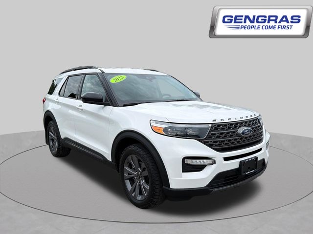 White Metallic 2022 Ford Explorer SUV / Crossover All-Wheel Drive Automatic