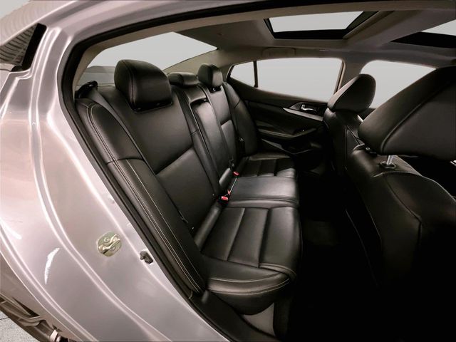 2017 Nissan Maxima 3.5 SL Silver at Sutliff Volkswagen