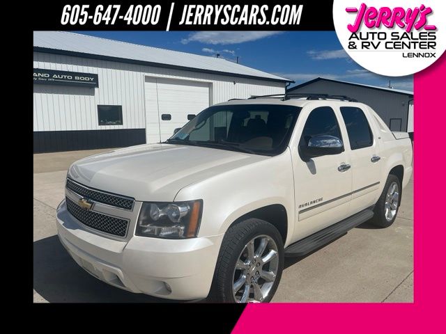 White Diamond Tricoat 2011 Chevrolet Avalanche LTZ 4WD Pickup Truck Four-Wheel Drive 6-Speed Automatic